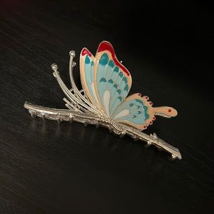 Butterfly claw clip